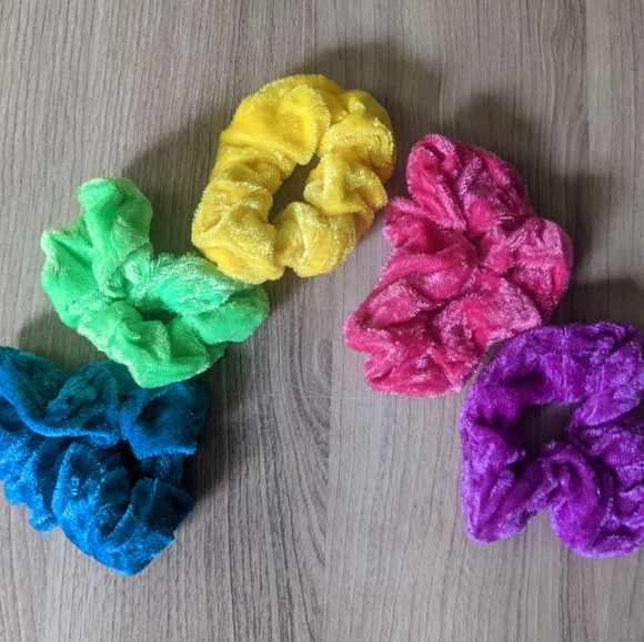 Rainbow velvet scrunchie set! - Picture 1 of 6
